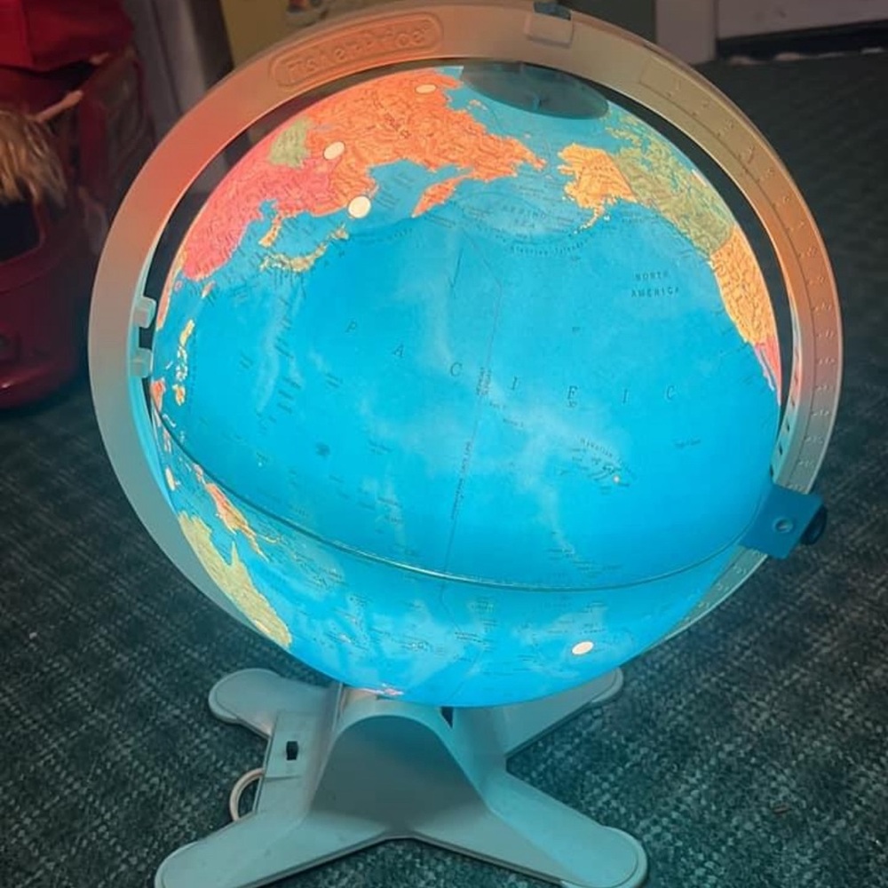 Fisher price 80’s light up map.